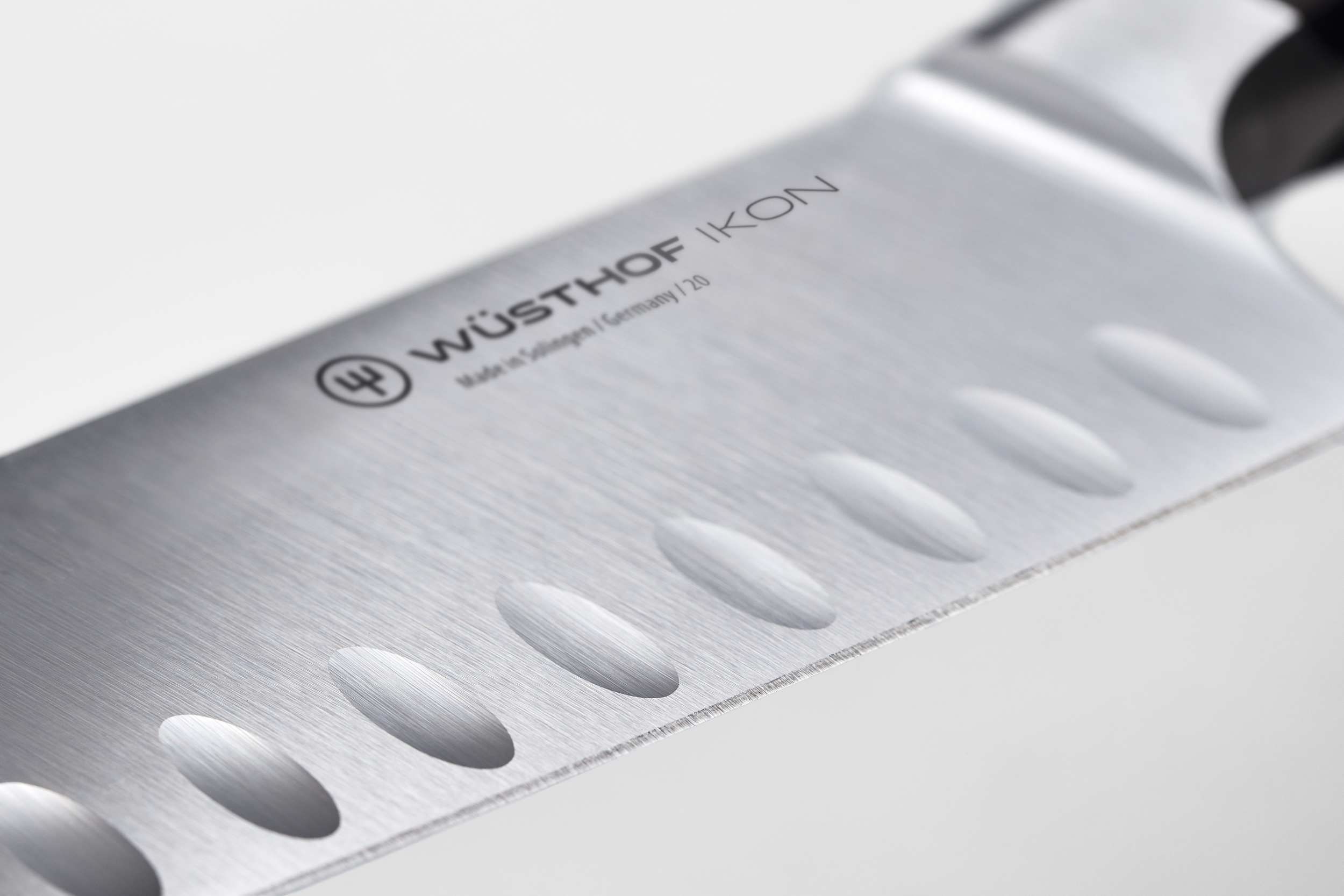 w-sthof-ikon-santoku-17-cm-kullenschliff-allzweck image 2