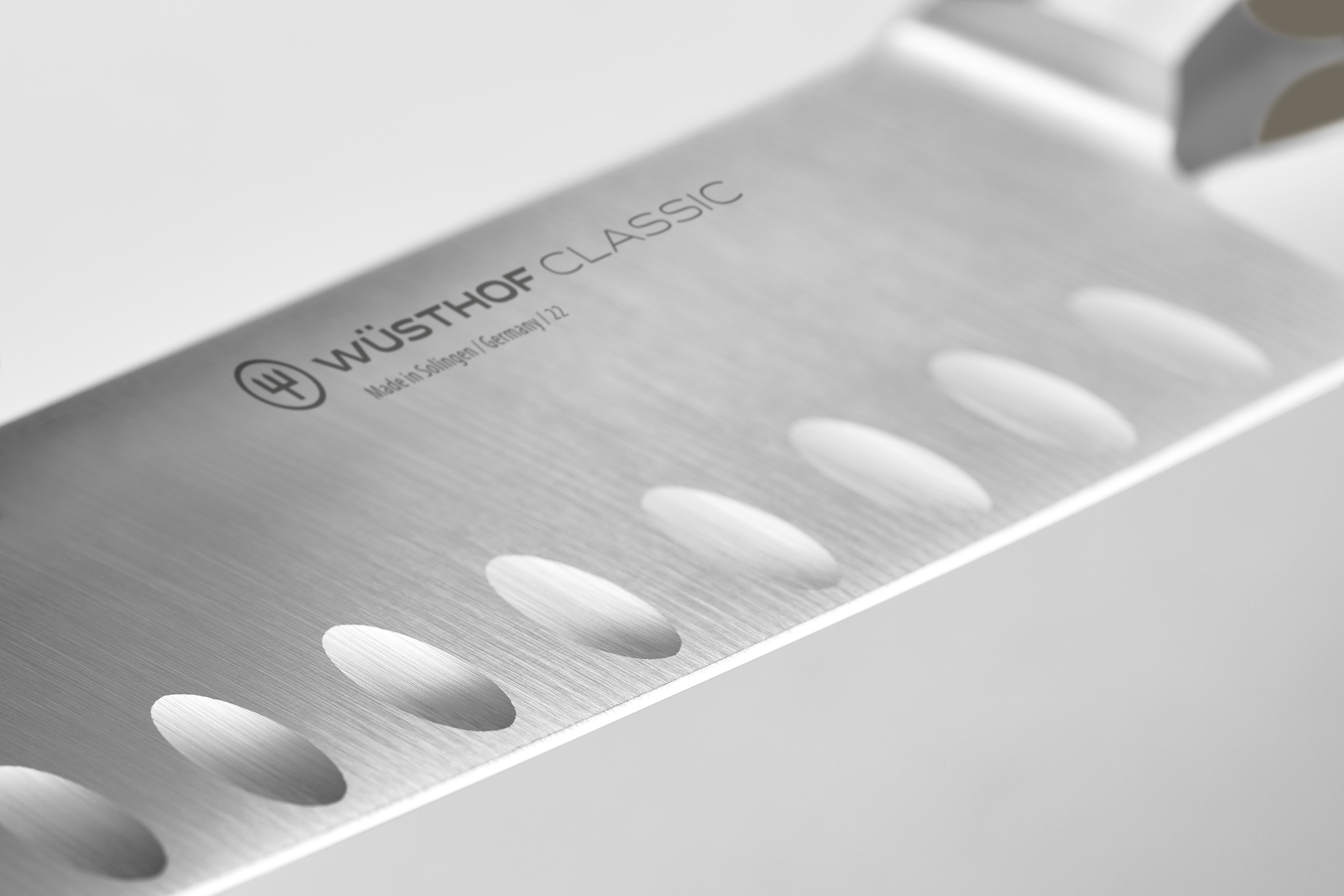 w-sthof-classic-santoku-17-cm-kullenschliff image 7